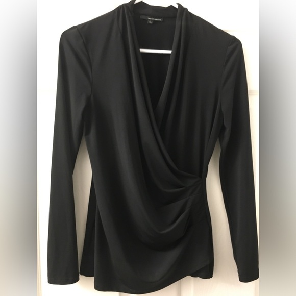 Elegantly Draped Long-sleeved Top - Picture 3 of 6